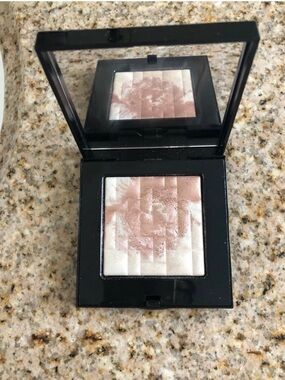 Bobbi Brown Highlighting Powder Pink Glow Full Size